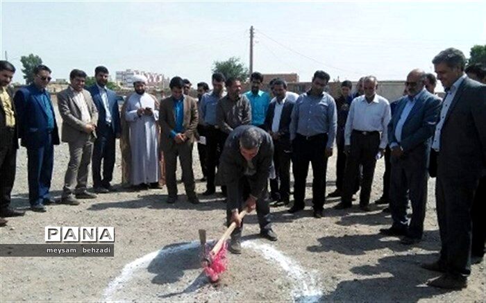 کلنگ احداث مدرسه 6 کلاسه در شهرستان سیرجان به زمین زده شد