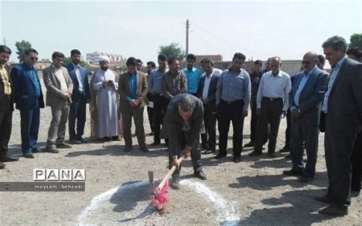 کلنگ احداث مدرسه 6 کلاسه در شهرستان سیرجان به زمین زده شد