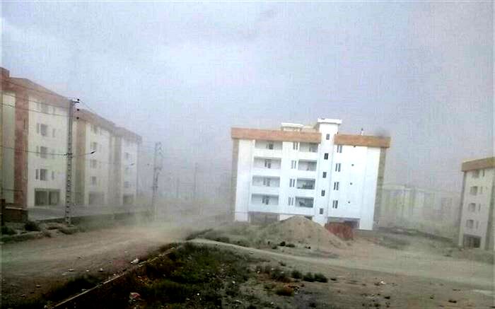 تندباد با سرعت 72 کیلومتر بر ساعت بجنورد را درنوردید