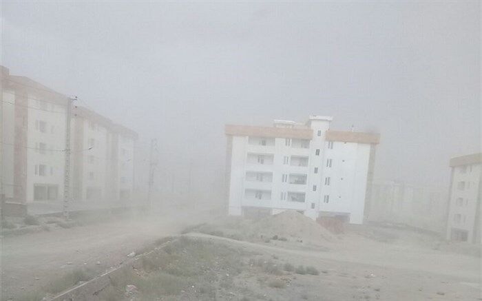تندباد با سرعت 72 کیلومتر بر ساعت بجنورد را درنوردید