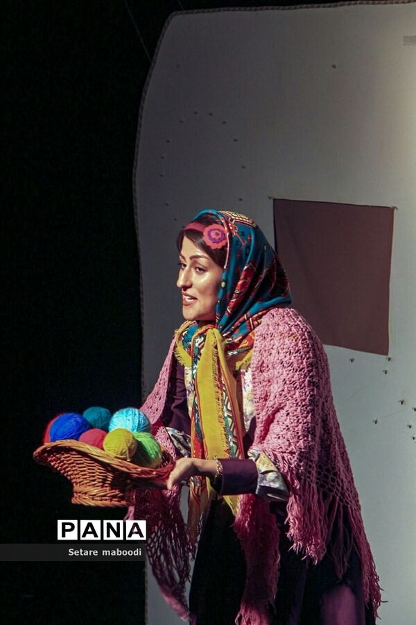 تئاتر «آرزوهای بافتنی»