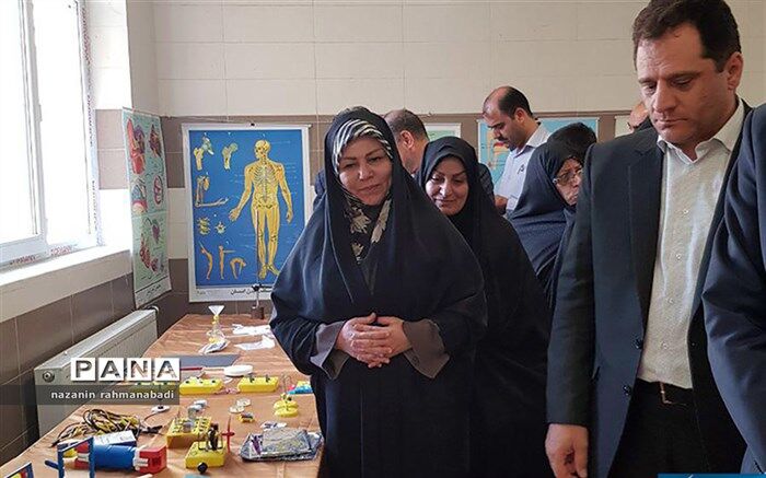 معاون آموزش ابتدایی استان کرمانشاه:  تکنولوژی آموزشی موجب سهولت، سرعت و دقت در آموزش می‌شود