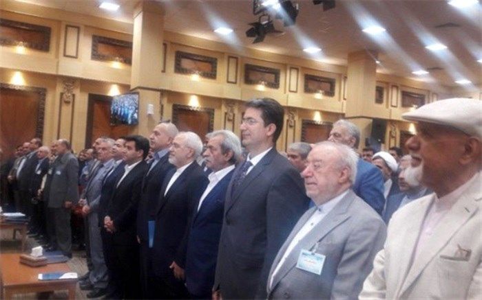 ظریف: در چند ماه آینده به آمریکا نشان می‌دهیم باید اعتیاد به تحریم را ترک کند