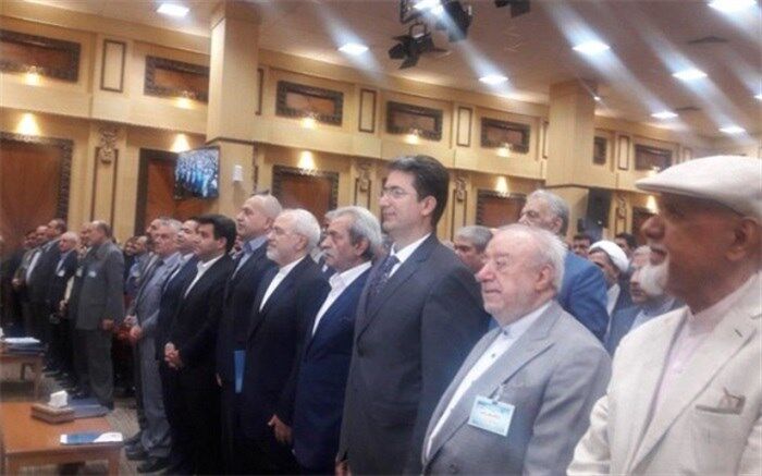 ظریف: در چند ماه آینده به آمریکا نشان می‌دهیم باید اعتیاد به تحریم را ترک کند