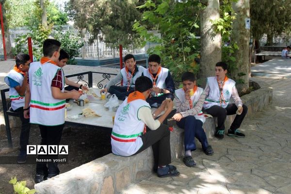 پیش اروی پیشتازان پسر قم در اردگاه ملا صدرا کهک برگزار شد