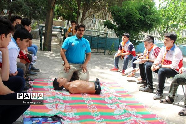 پیش اروی پیشتازان پسر قم در اردگاه ملا صدرا کهک برگزار شد