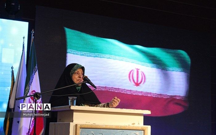 معصومه ابتکار خبر داد:  برنامه‌ریزی  برای آموزش حقوق شهروندی به دانش‌آموزان