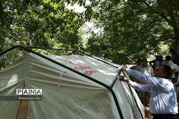 آموزش چوب بندی و چادر زنی در اردوی آمادگی اعضای پیشتاز