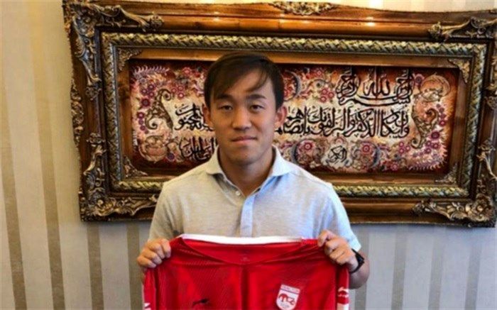 مهاجم ژاپنی با تراکتورسازی 3 ساله بست