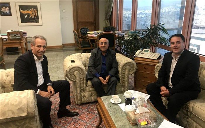 مشکلات ارزی تولیدکنندگان استان آذربایجان شرقی با حضور قائم‌مقام بانک مرکزی بررسی شد