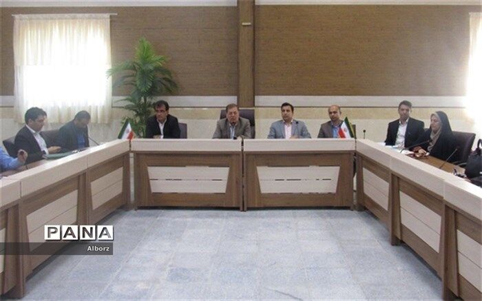 رئیس اداره ارزیابی عملکردآموزش و پرورش البرز: مدارس تنها مجاز به دریافت هزینه بیمه و کتاب هستند