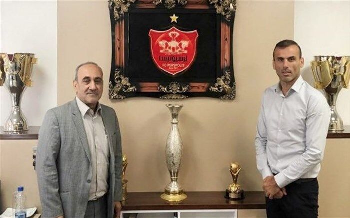 سید جلال حسینی با پرسپولیس سفید امضا کرد؛ کاپیتان تا پایان فوتبالش در پرسپولیس می‌ماند