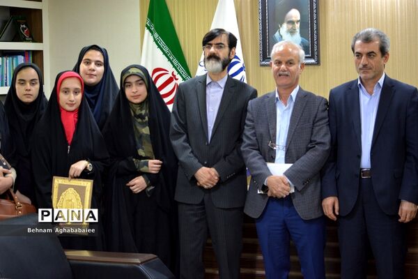 دیدار نمایندگان مجلس و مجمع دانش آموزی خوزستان با مدیرکل آموزش و پرورش و استاندار