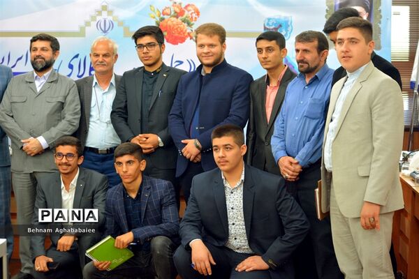 دیدار نمایندگان مجلس و مجمع دانش آموزی خوزستان با مدیرکل آموزش و پرورش و استاندار