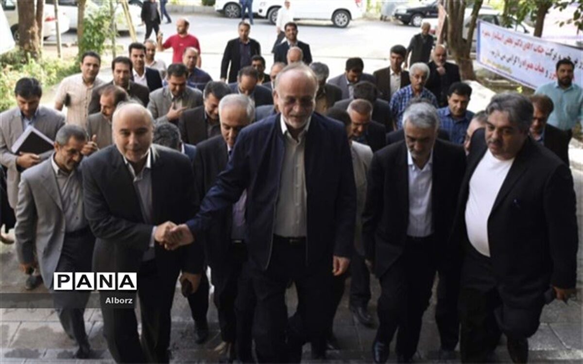 استاندار البرز مطرح کرد: لزوم سرعت‌ عمل مدیران در رفع موانع مجتمع  صنعتی شیخ آباد