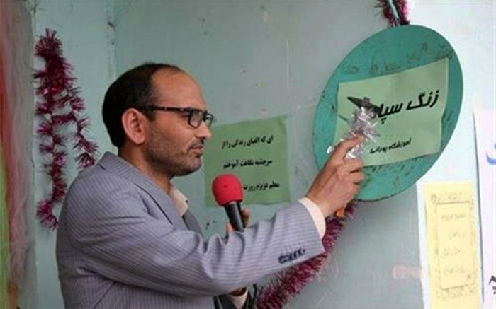 مددجوی دیروز، مدیر نمونه‌ امروز