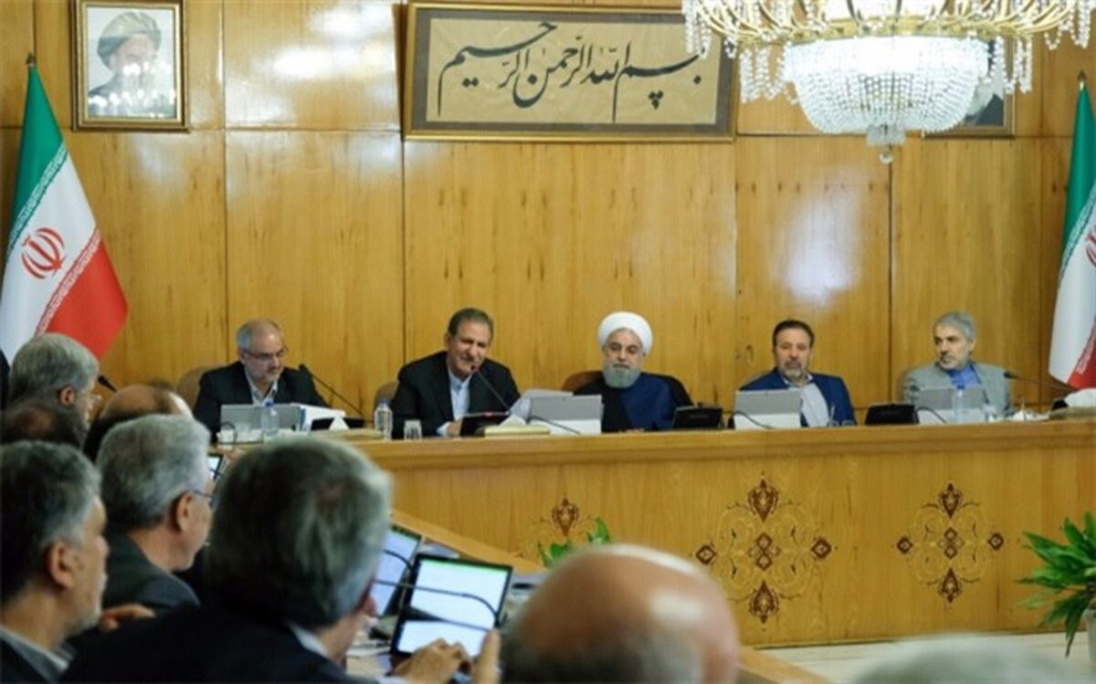 روحانی از سیف قدردانی کرد؛ رأی اعتماد هیأت دولت به رئیس جدید بانک مرکزی