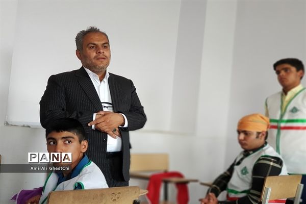 بازدید معاون پرورشی و رئیس سازمان دانش آموزی استان خراسان‌جنوبی از پیشتازان و اعضا سازمان دانش آموزی