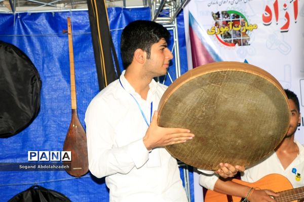 نمایشگاه مهارت‌آموزی در بوستان ملل ساری