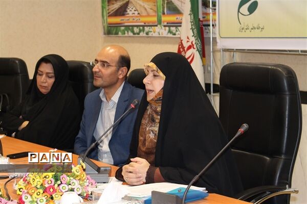 اولین نشست منطقه ای ( قطب 2) نهمین دوره مجلس دانش آموزی کشور در اردبیل