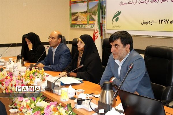 اولین نشست منطقه ای ( قطب 2) نهمین دوره مجلس دانش آموزی کشور در اردبیل