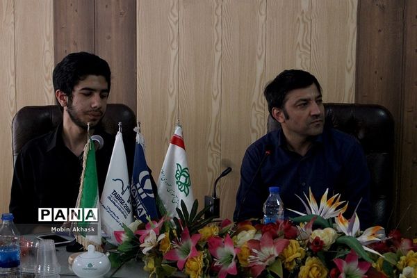 نشست صمیمی خبرنگاران پانا با علیرضا رنجی پور، بازیگر و طنز پرداز