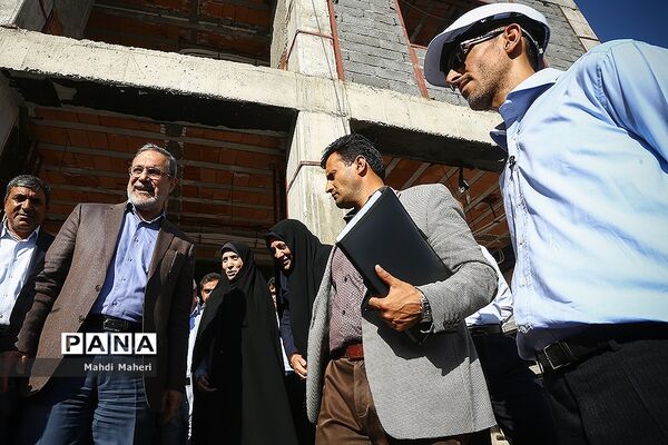 بازدید وزیر آموزش و پرورش از پروژه‌های عمرانی استان کرمان