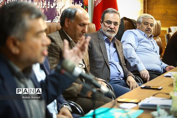 بازدید وزیر آموزش و پرورش از پروژه‌های عمرانی استان کرمان