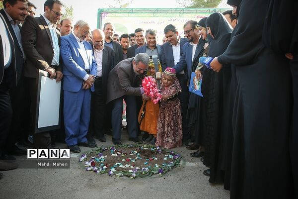 بازدید وزیر آموزش و پرورش از پروژه‌های عمرانی استان کرمان