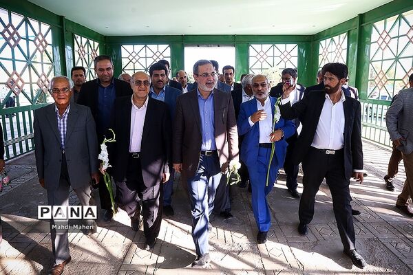 بازدید وزیر آموزش و پرورش از پروژه‌های عمرانی استان کرمان