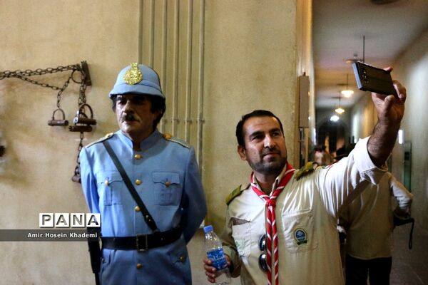 بازدید دانش آموزان پیشتاز هشتمین اردوی ملی از باغ موزه قصر