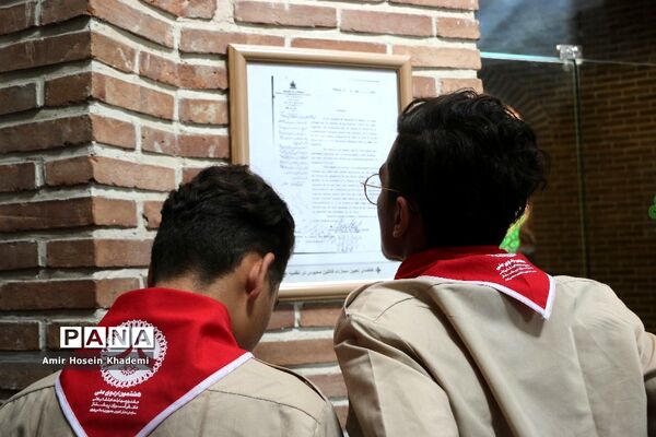 بازدید دانش آموزان پیشتاز هشتمین اردوی ملی از باغ موزه قصر