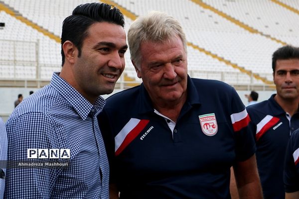 دیدار تیم های تراکتورسازی تبریز و نساجی قائم شهر