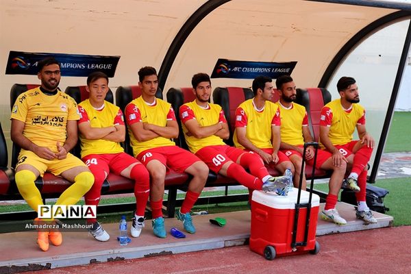 دیدار تیم های تراکتورسازی تبریز و نساجی قائم شهر