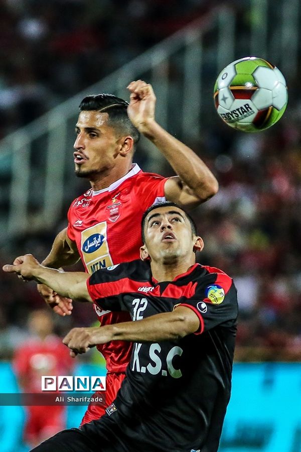 دیدار تیم های پرسپولیس و فولاد خوزستان