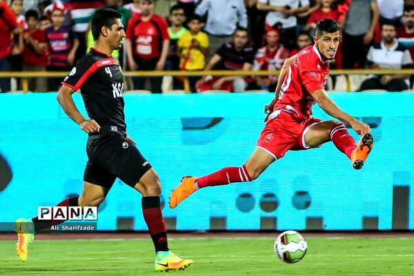 دیدار تیم های پرسپولیس و فولاد خوزستان