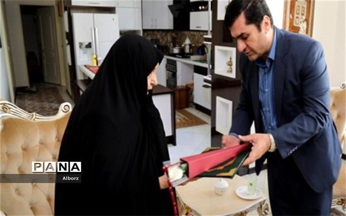 مدیرکل راهداری وحمل و نقل جاده ای استان البرز: شهدا بهترین الگو برای جامعه هستند