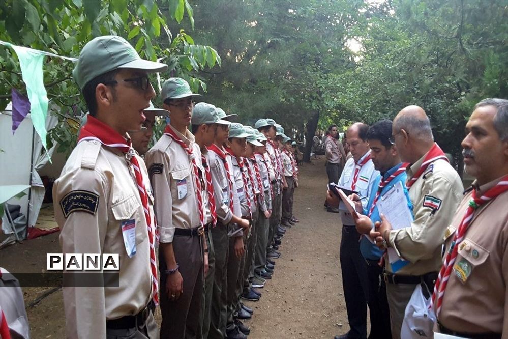 کسب پرچم افتخار خلاقیت و نوآوری توسط دانش آموزان پیشتاز قم