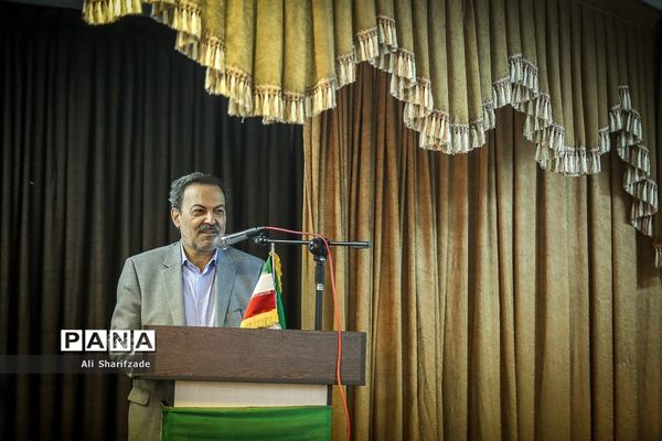 بازدید وزیر آموزش و پرورش از دبیرستان دخترانه متوسطه حضرت ولی عصر(مجری طرح ایران مهارت)