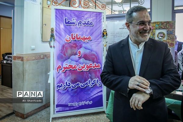 بازدید وزیر آموزش و پرورش از دبیرستان دخترانه متوسطه حضرت ولی عصر(مجری طرح ایران مهارت)