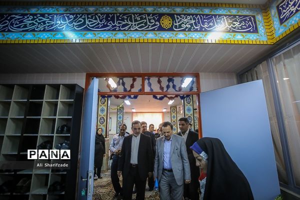 بازدید وزیر آموزش و پرورش از دبیرستان دخترانه متوسطه حضرت ولی عصر(مجری طرح ایران مهارت)