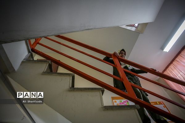 بازدید وزیر آموزش و پرورش از دبیرستان دخترانه متوسطه حضرت ولی عصر(مجری طرح ایران مهارت)