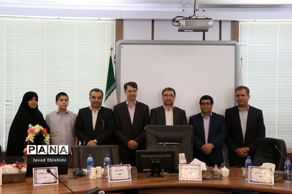 برگزاری جلسه تقدیر از رتبه های برتر کنکوری خراسان رضوی