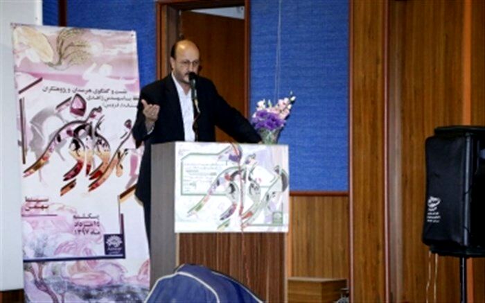 توجه به هنر،روح لطافت را در جامعه بسط می دهد