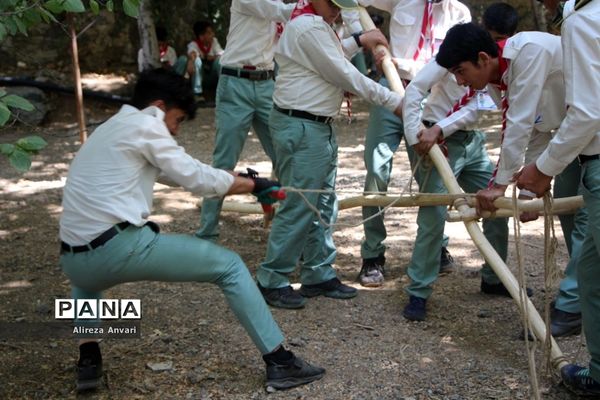 حضور پیشتازان پسر مازندران در کارگاه چوب و‌گره هشتمین اردوی ملی