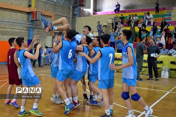 قهرمانی تیم  والیبال‌ البرز در سی‌و‌پنجمین دوره مسابقات دانش‌آموزی کشور