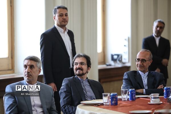 نشست وزارت امور خارجه با اصحاب رسانه به مناسبت روز خبرنگار