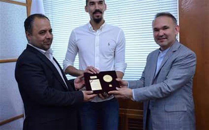 سفیر خیرین مدرسه‌ساز در عرصه ورزش معرفی شد