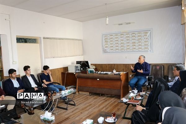 نشست نمایندگان مجلس دانش آموزی در سازمان دانش آموزی خراسان رضوی