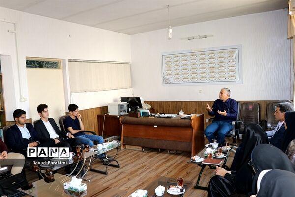 نشست نمایندگان مجلس دانش آموزی در سازمان دانش آموزی خراسان رضوی